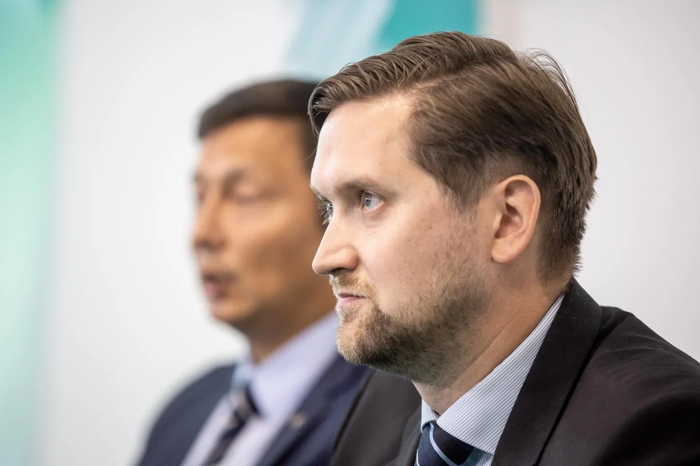 22.08.2024 Tallinn Mihhail Kõlvart esitleb Keeskerakonnaga liituvat Jaak Madisoni.