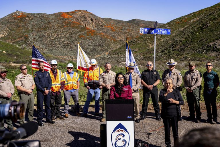 USA California Lake Elsinore'i linnapea Natasha Johnson teatas 7. veebruaril 2023, et sealsed mooniväljad on sel aastal külastajatele suletud, ennetamaks kaost