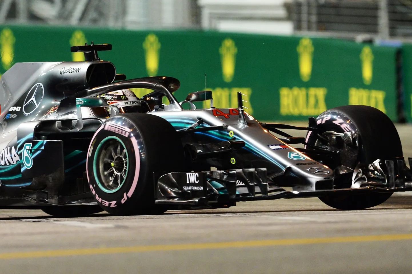 Lewis Hamilton Singapuri tänavarajal.