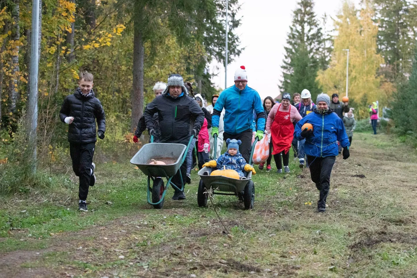 Heategevusliku kõrvitsaralli üllas eesmärk oli koguda Tallinna loomaaia elevantidele talvevarusid.
