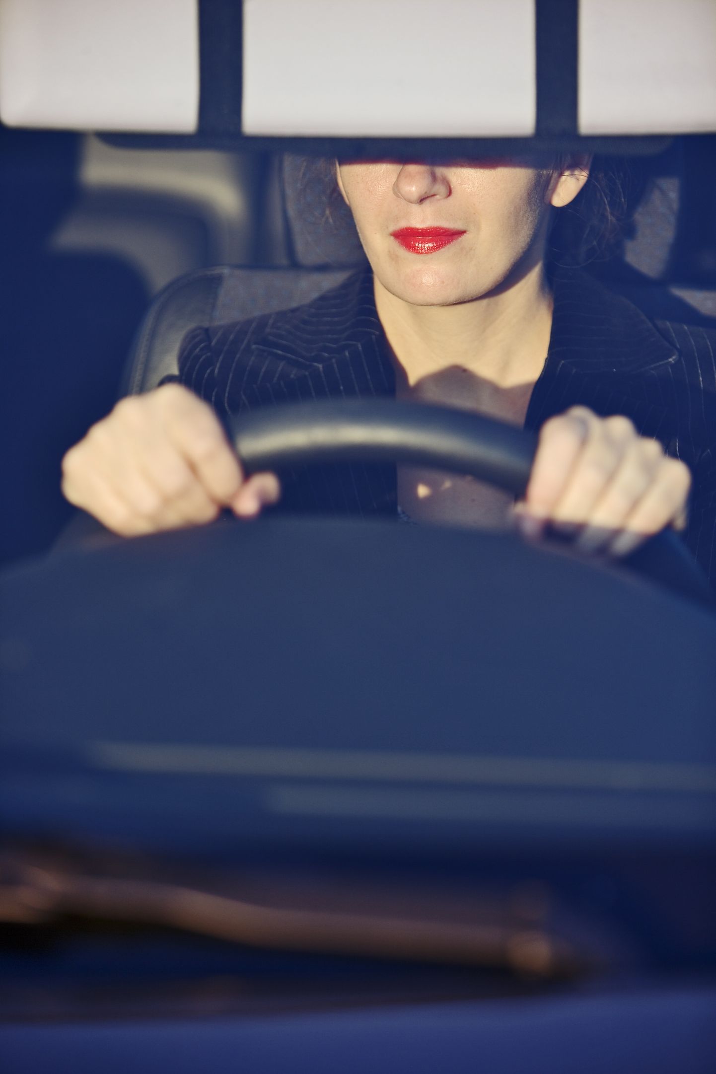Naine roolis. Foto on illustreeriv.