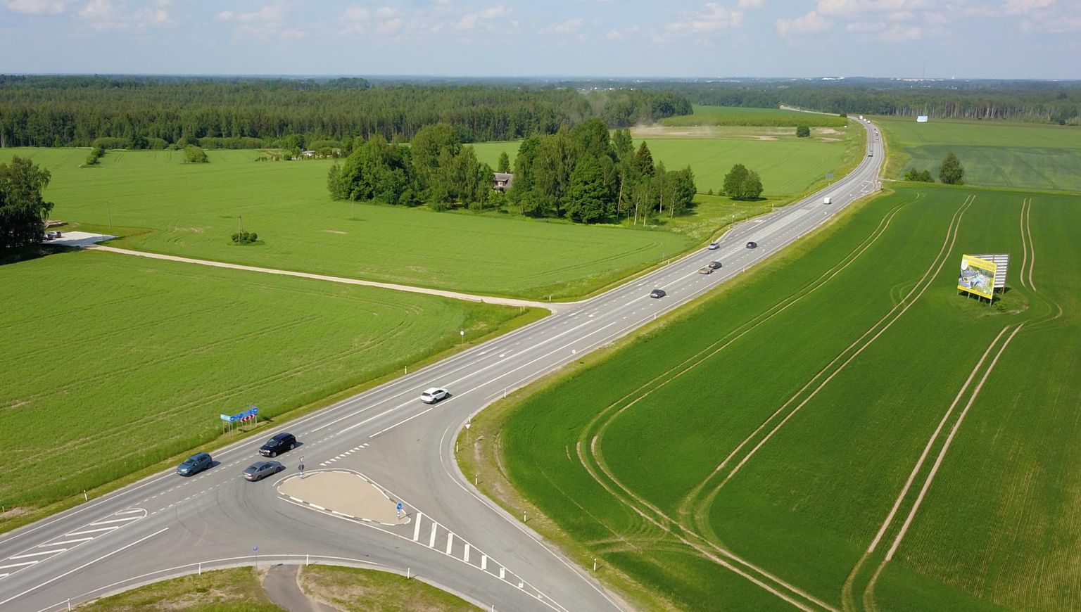 Tartu-Külitse-Nõo teelõigul plaanib maanteeamet 2027. aastal alustada neljarealise maantee ehitamist. Pildil on Nõo Tartu poolne ristmik.
