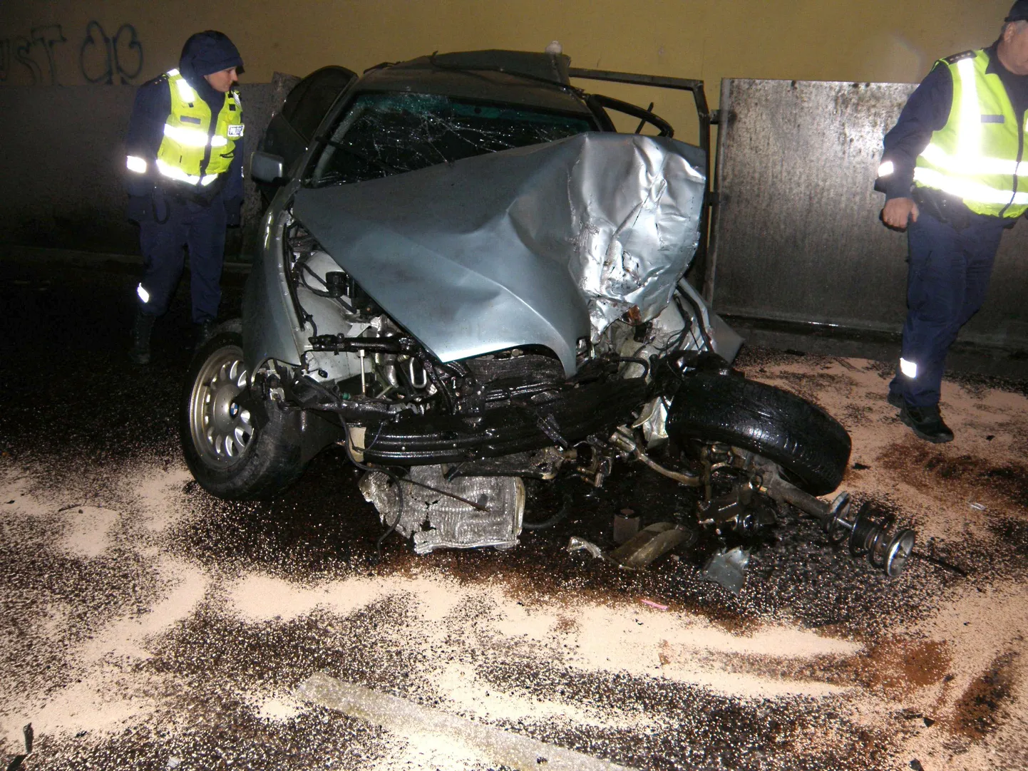 Roolijoodiku poolt puruks sõidetud auto.