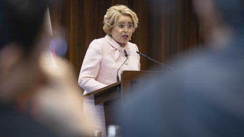 Julia Klöckner protestno zapustila dvorano med govorom Putinove zaupnice