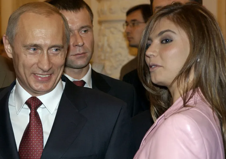 Vladimir Putin ja Alina Kabajeva 2004. aastal.