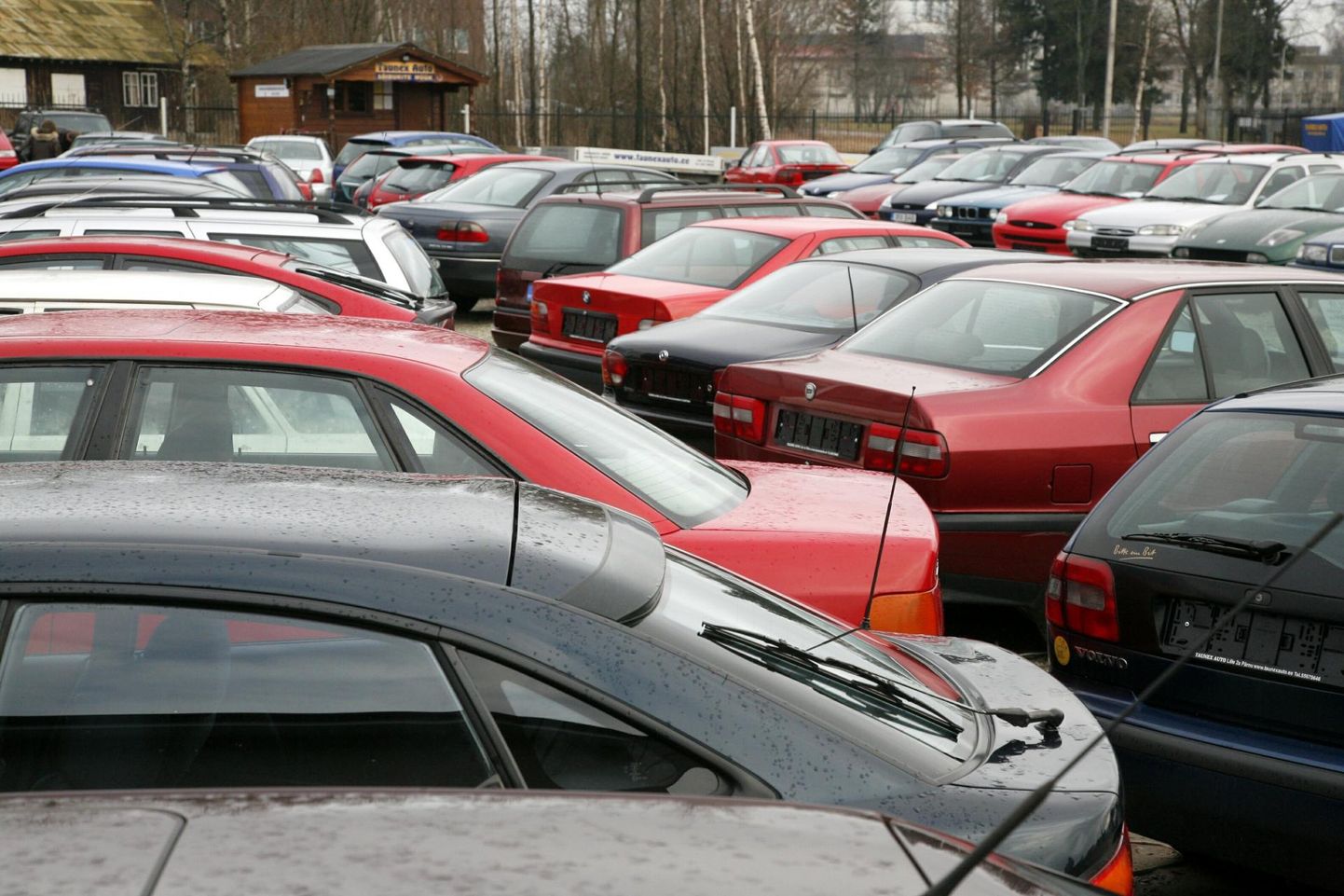 Kasutatud autode müügiplatsid tühjenesid pensioniraha toel jõudsalt.