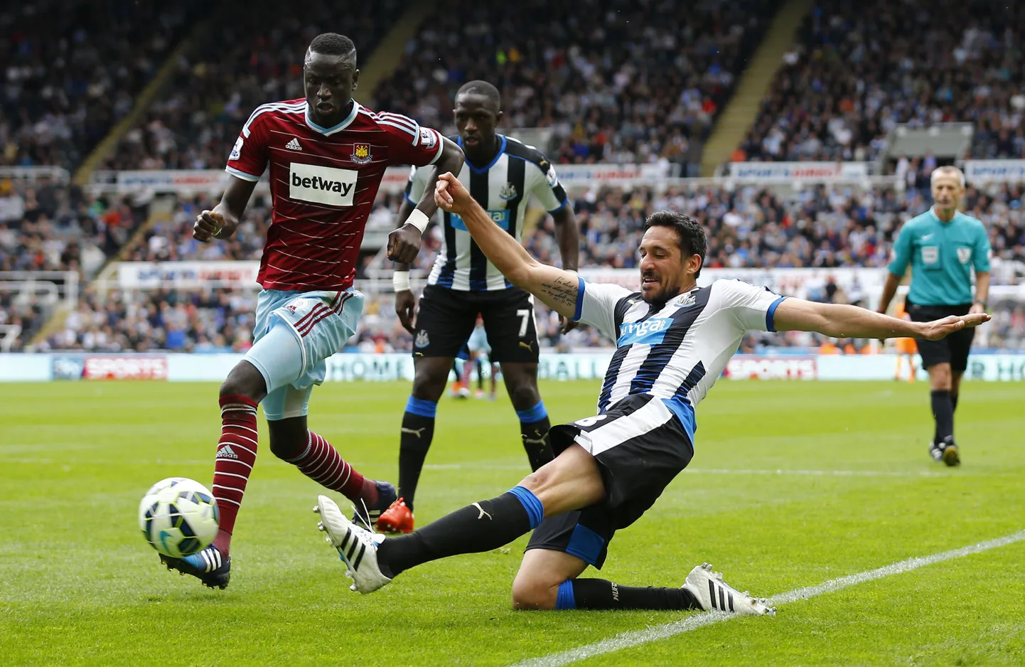 Newcastle United alistas viimases voorus 2:0 West Hami ja jäi Inglismaa kõrgliigasse püsima.