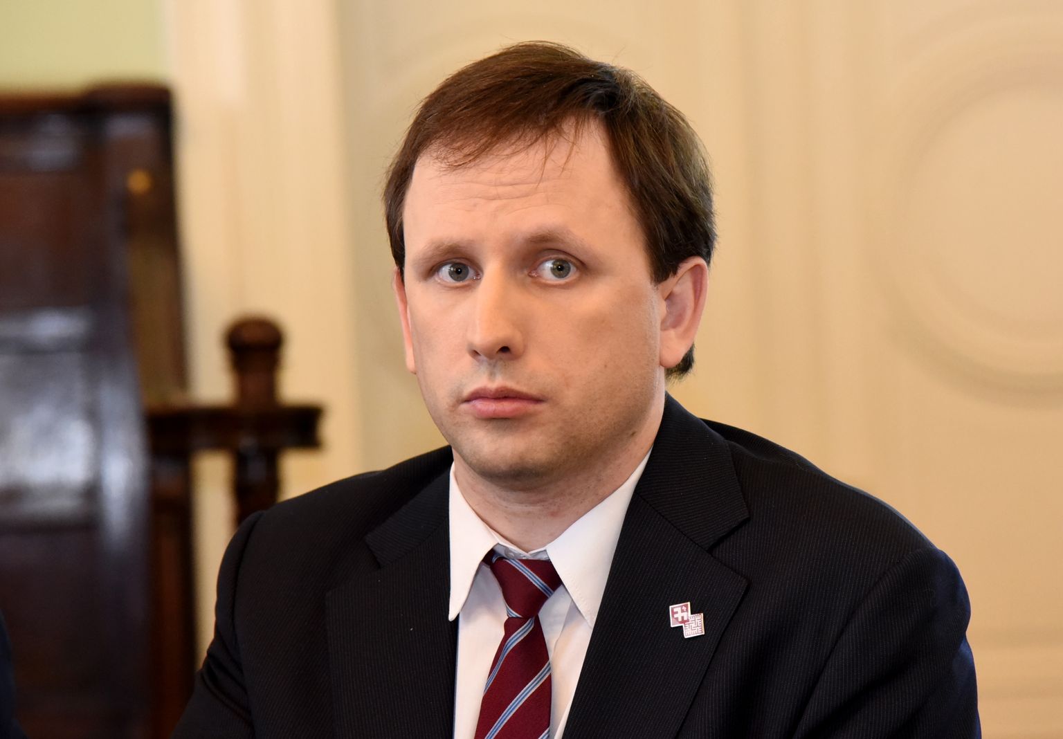 Vides aizsardzības un reģionālās attīstības ministrijas (VARAM) parlamentārais sekretārs Jānis Eglītis piedalās preses konferencē par VARAM organizēto starptautisko konferenci "Baltijas ceļš uz oglekļa mazietilpīgu un klimatnoturīgu attīstību".