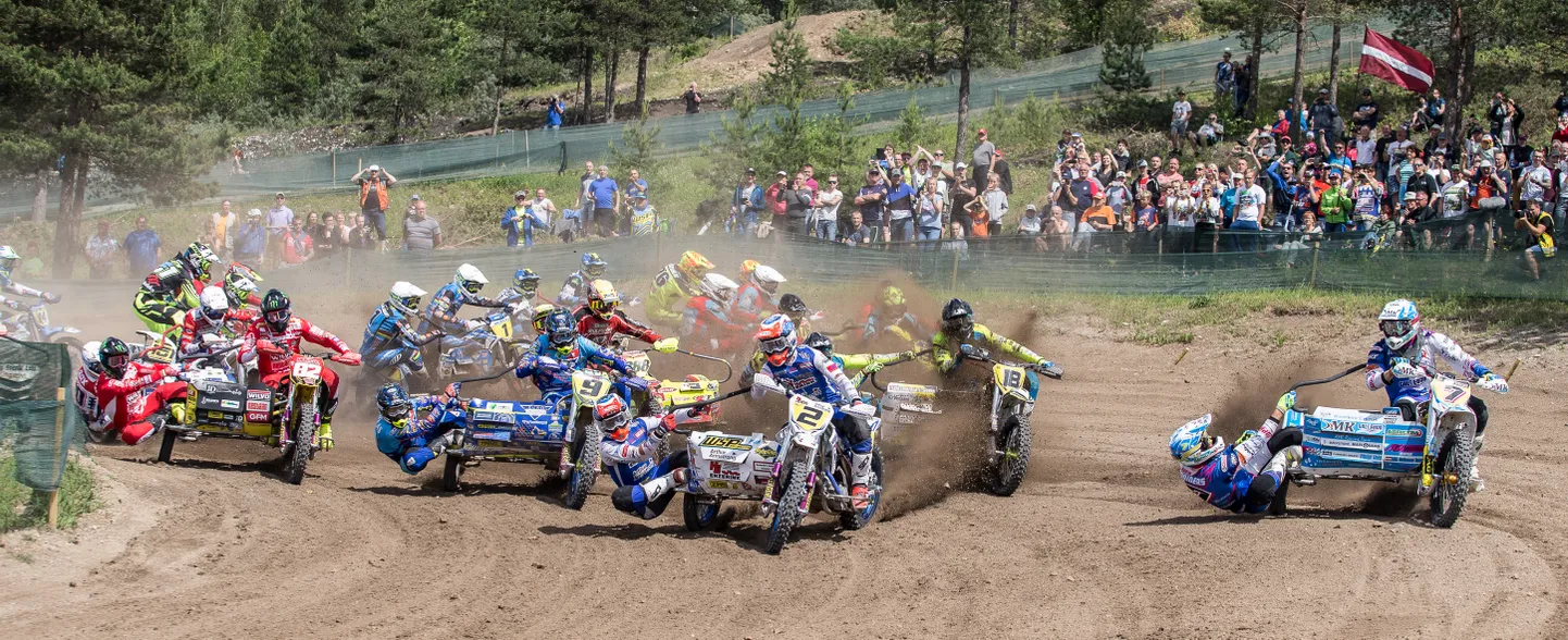 Juunis toimus Kiviõli mäel viimast korda 12 aastat järjest tuhandeid huvilisi kokku toonud motofestival koos külgkorvidega krossirataste maailmameistrivõistluste etapiga.