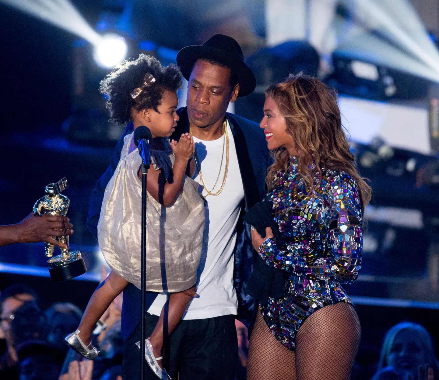 2-aastane Blue Ivy vanematega.