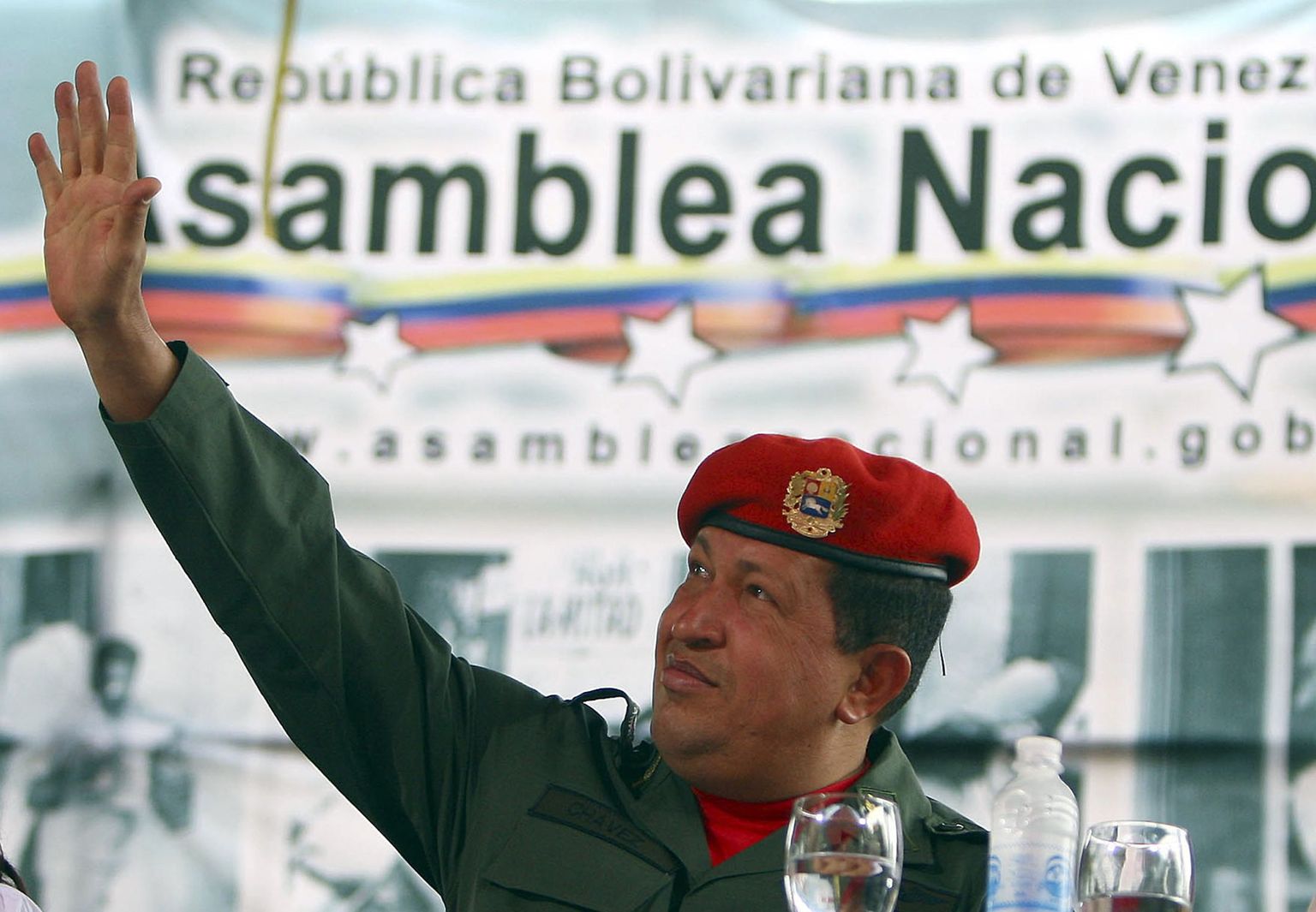 Venezuela president Hugo Chávez viipab rahvale.