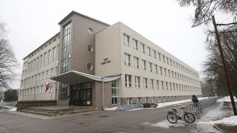В одной из тартуских школ вспыхнул пожар