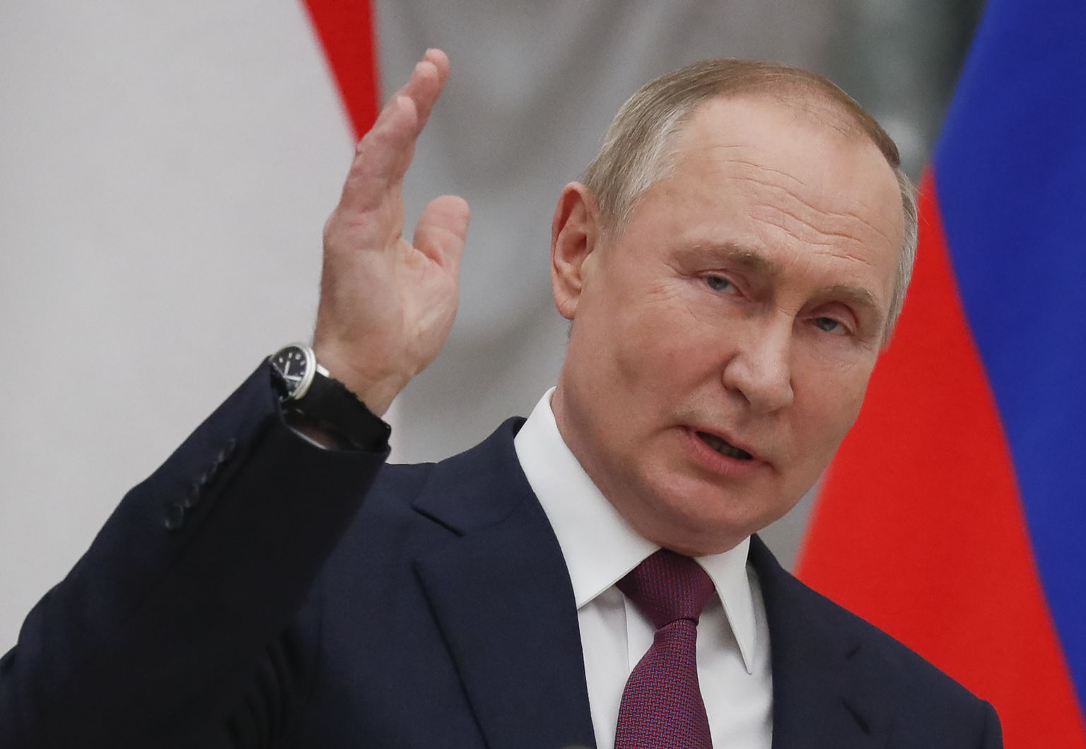 Venemaa president Vladimir Putin žestikuleerimas 1. veebruaril 2022 Kremlis Ungari peaministri Victor Orbaniga ühisel pressikonverentsil