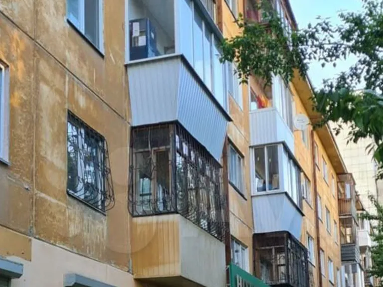 Жилой дом в Екатеринбурге, где продается квартира со старушкой.
