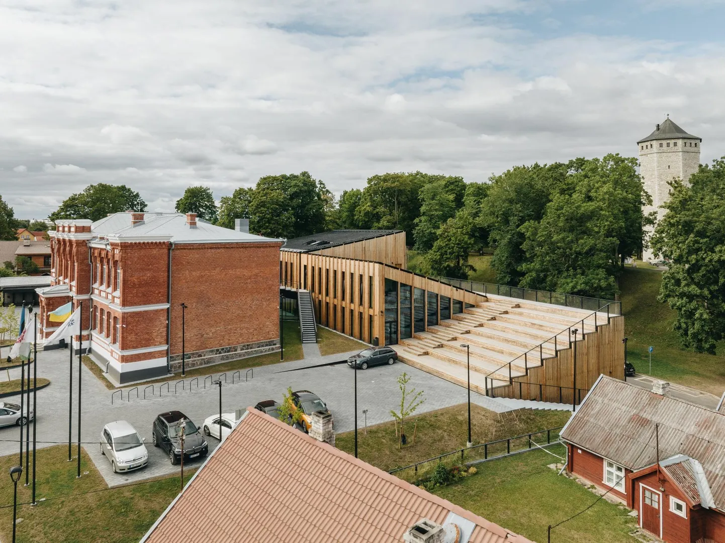 Salto arhitektuuribüroo projekteeritud Paide gümnaasium (sisearhitektuur büroolt Pink) valmis 2021.