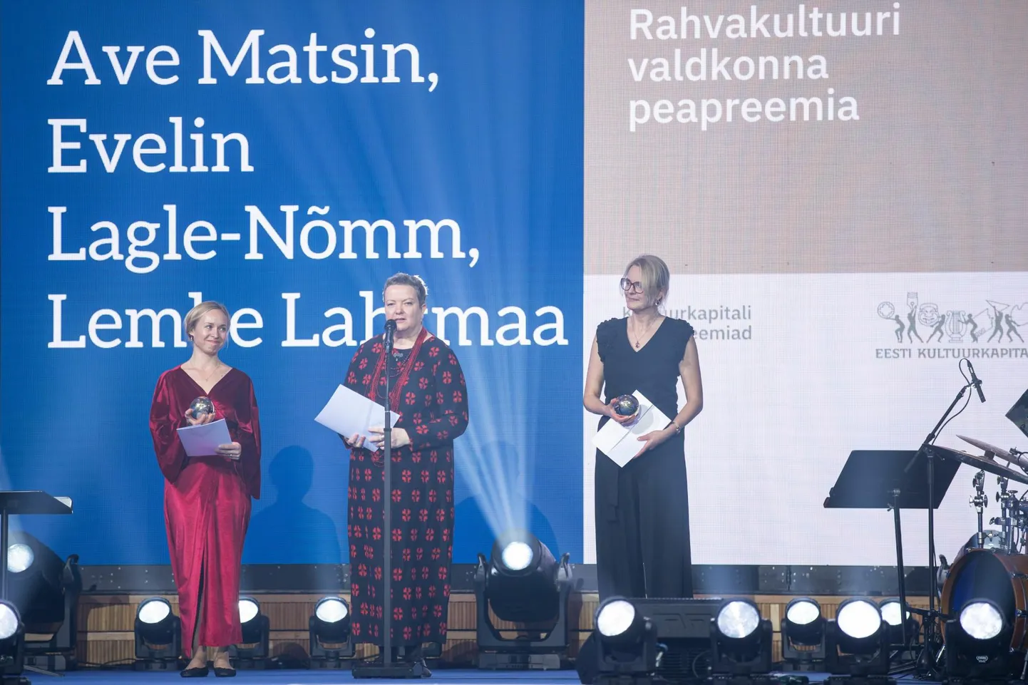 Rahvakultuuri sihtkapitali peapreemia kuulub Viljandi pärandusfestivali eestvedajatele Ave Matsinile, Evelin Lagle-Nõmmele ja Lembe Lahtmaale.