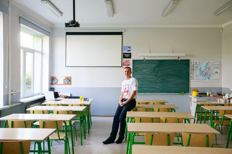 Владимир Жаворонков в гимназическом классе.