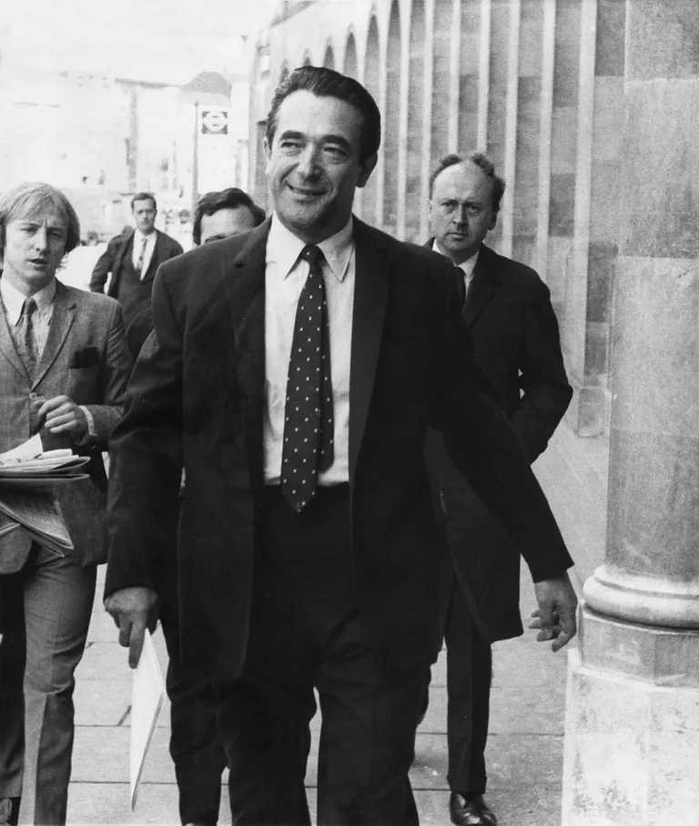 Ghislaine Maxwelli isa, Briti meediamogul Robert Maxwell