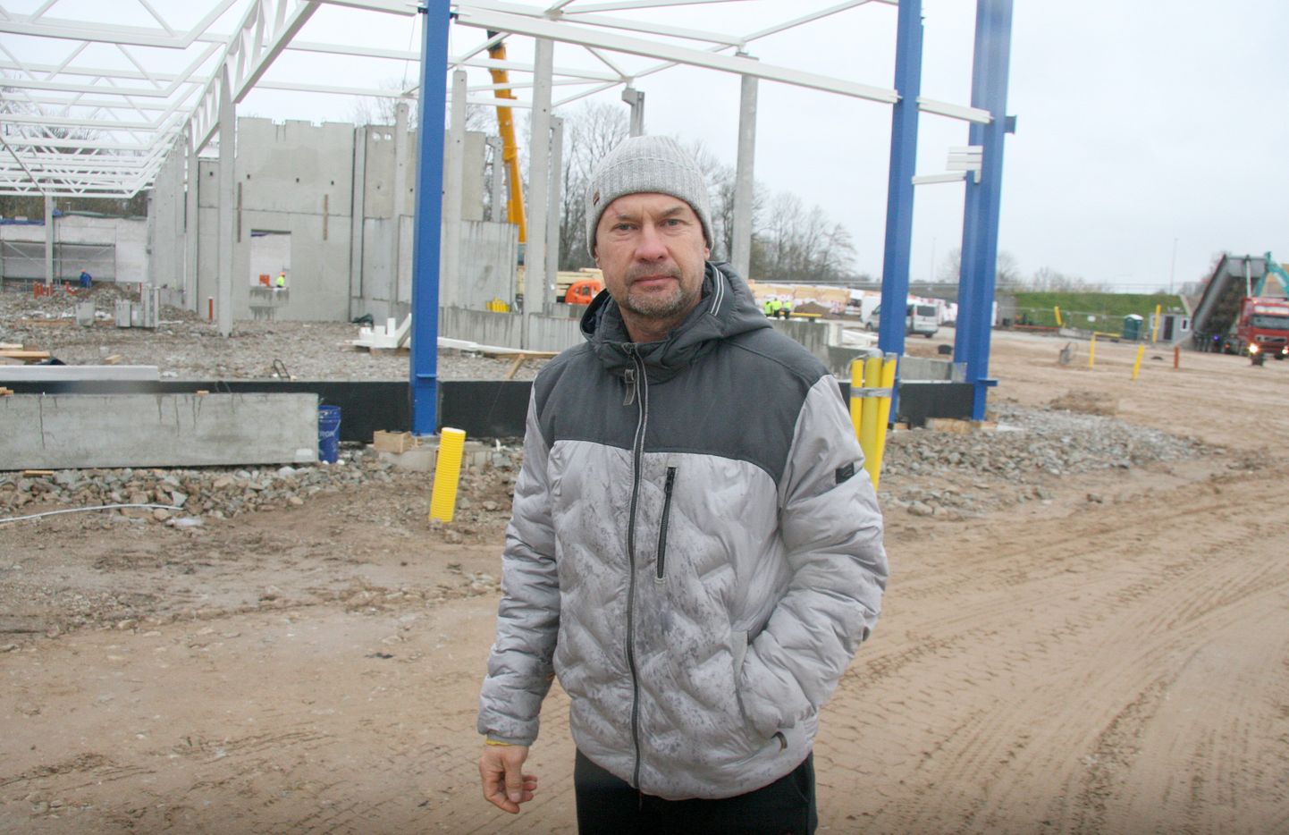 Jõhvi vee-ettevõtja Toomas Ziljov ei tea, kas ja kui palju tema ehitatud veetorustikust selle Puru tee 5 asuva kinnistu ehitustandri all veel alles on.