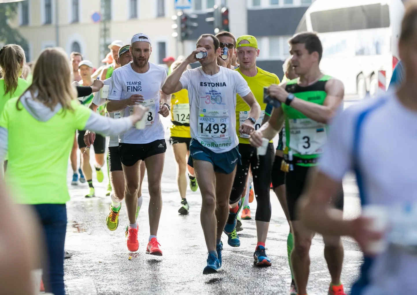 Joogipunkt Tallinna maratonil viis aastat tagasi.