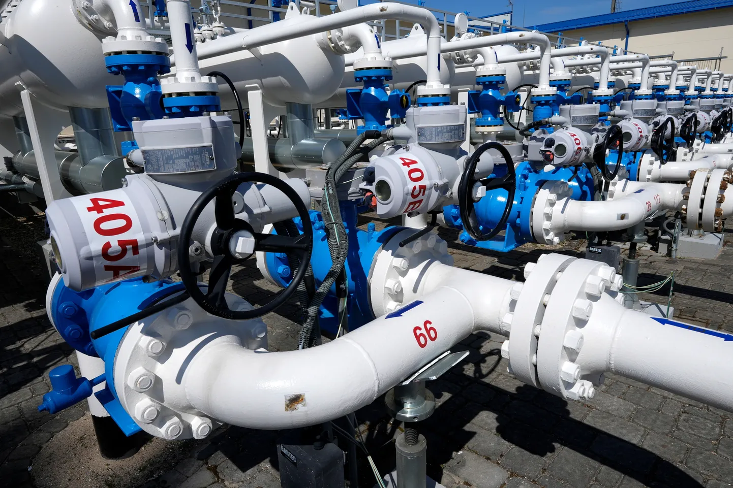 Инчукалнское газохранилище. Иллюстративное фото