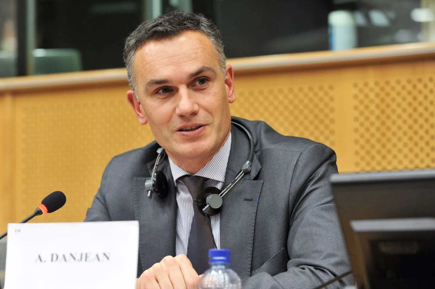 Arnaud Danjean usub, et ELi maad asuvad majandusliku kitsikuse sunnil peagi rohkem ühiselt kaitsepoliitikat ajama.