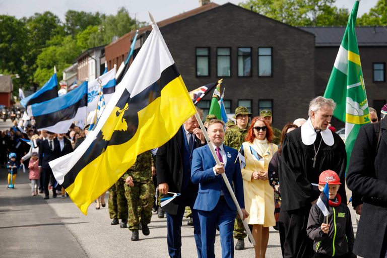 Eesti lipu päeva tähistamine Otepääl.