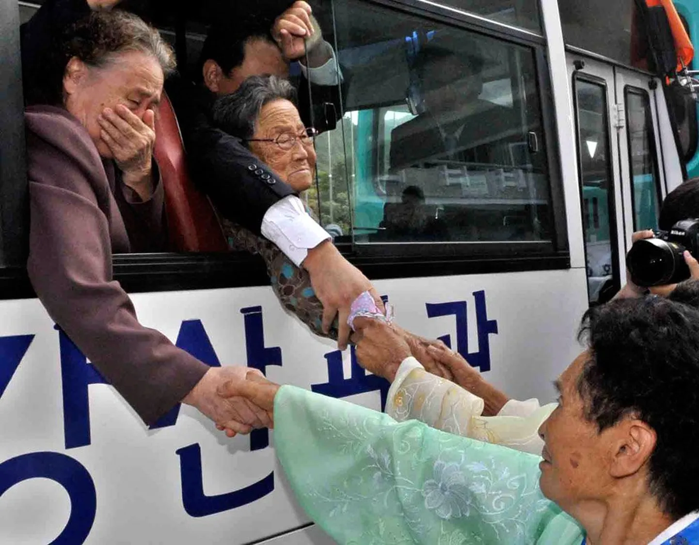 Lõuna-Koreas ootab üle 70 000 inimese kohtumist Põhja-Koreas elava lähedasega.