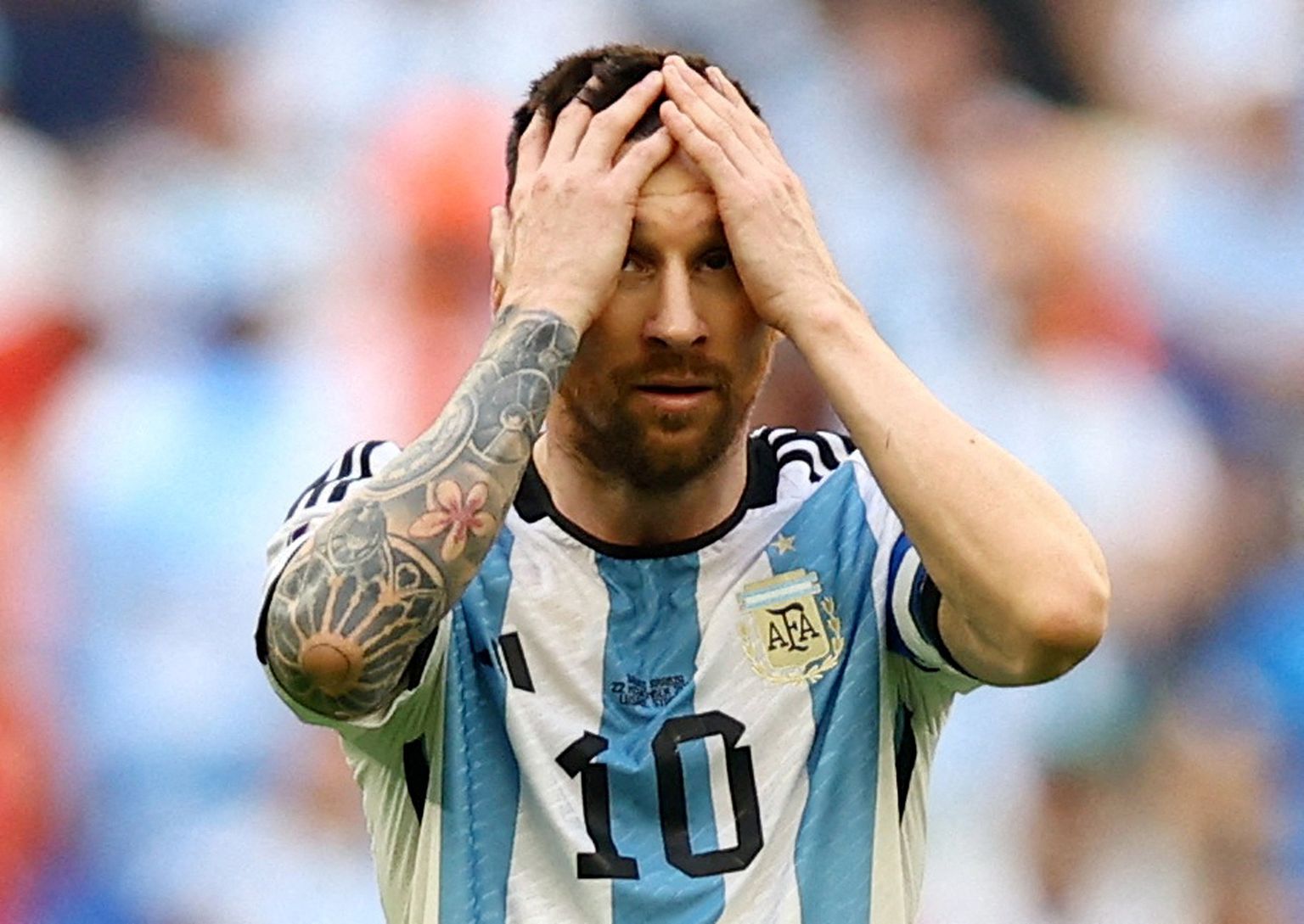 Lionel Messi ja Argentina alustasid MMi üllatuskaotusega.