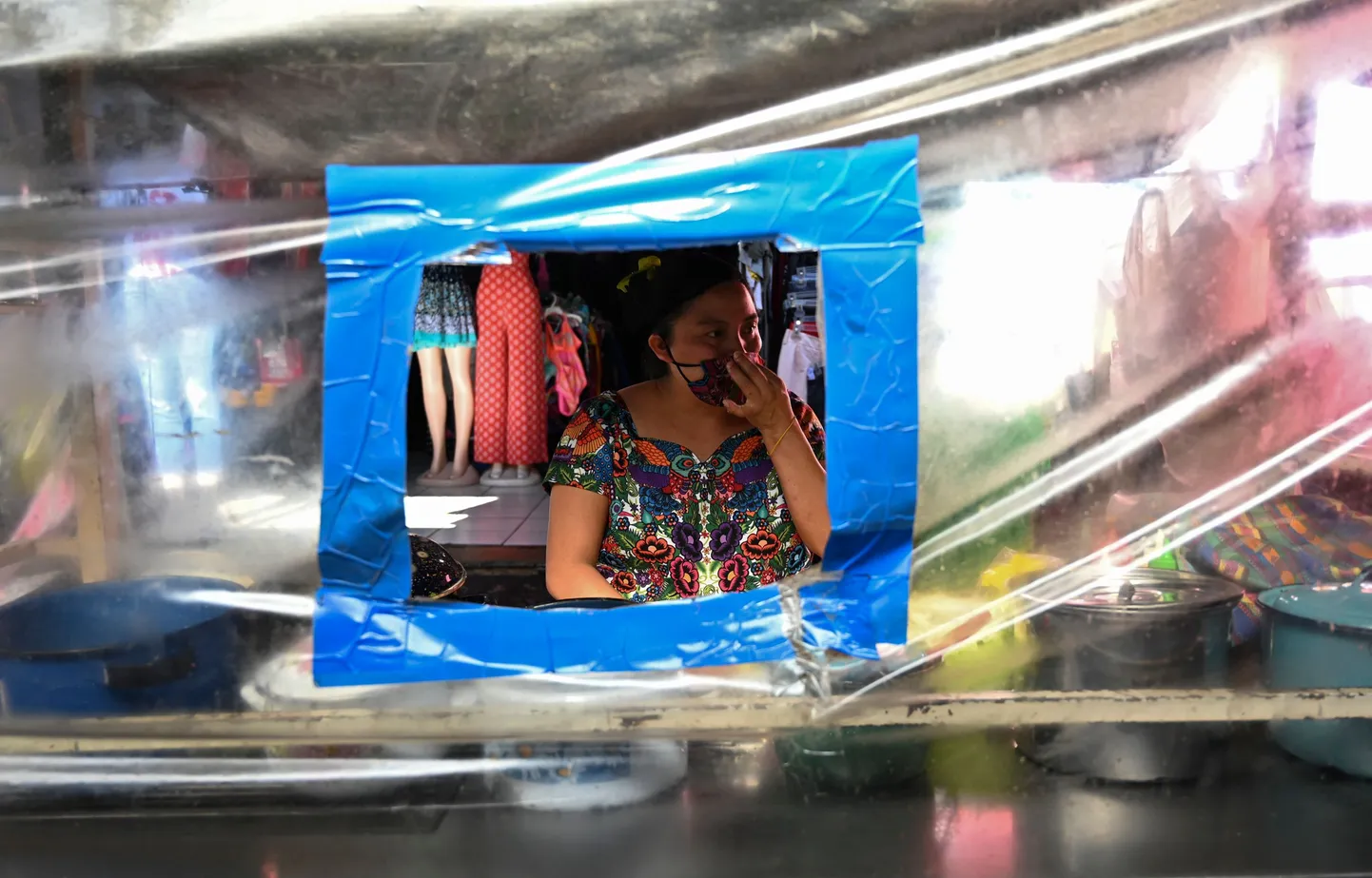 Toidumüüja Guatemala Citys 27. jaanuar 2021.