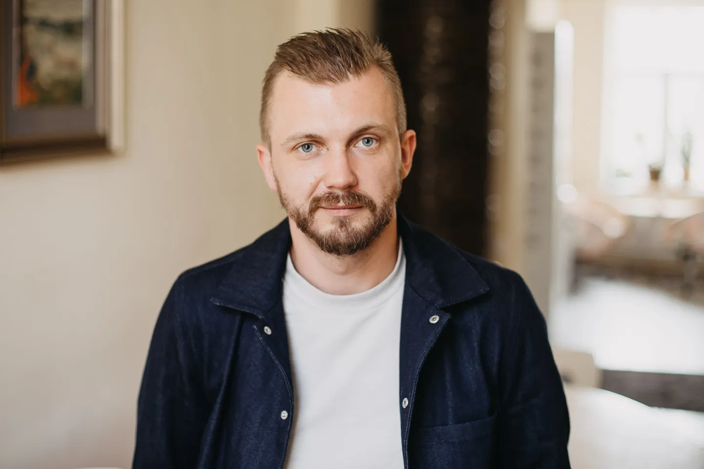 Руководитель движения Dzīvesbiedri, член правления объединения ЛГБТ+ и их друзей Mozaīka Каспарс Залитис