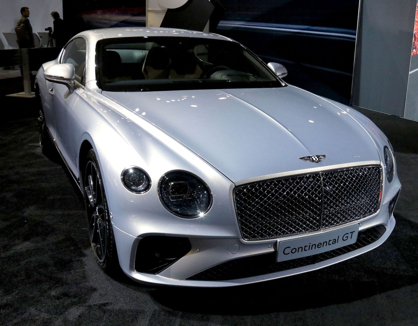 Bentley panustab pigem tulevasele sünteetilisele e-kütusele kui elektriakudele