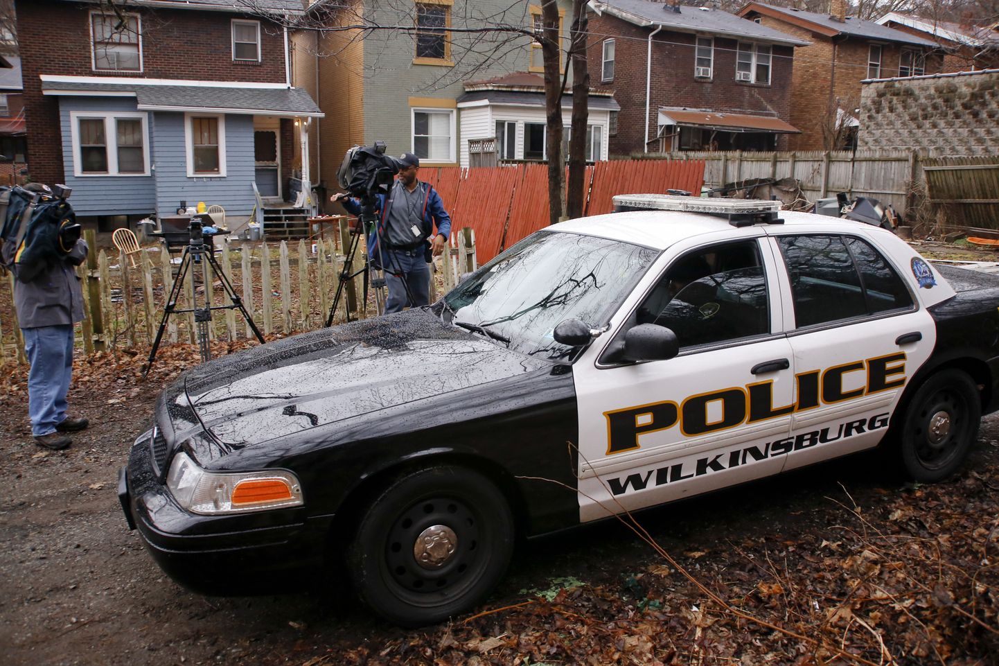 Politsei Pennsylvanias Wilkinsburgi linnas maja ees, kus tapeti kuus inimest
