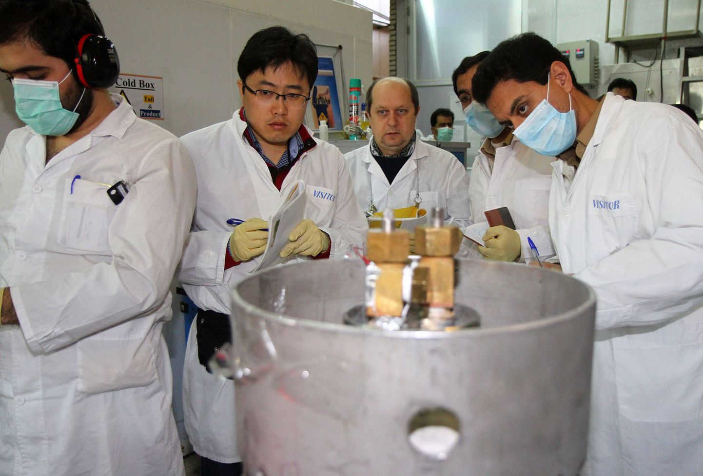 ÜRO Rahvusvahelise Aatomienergiaagentuuri ispektorid Iraanis Natanzi tuumaelektrijaamas.