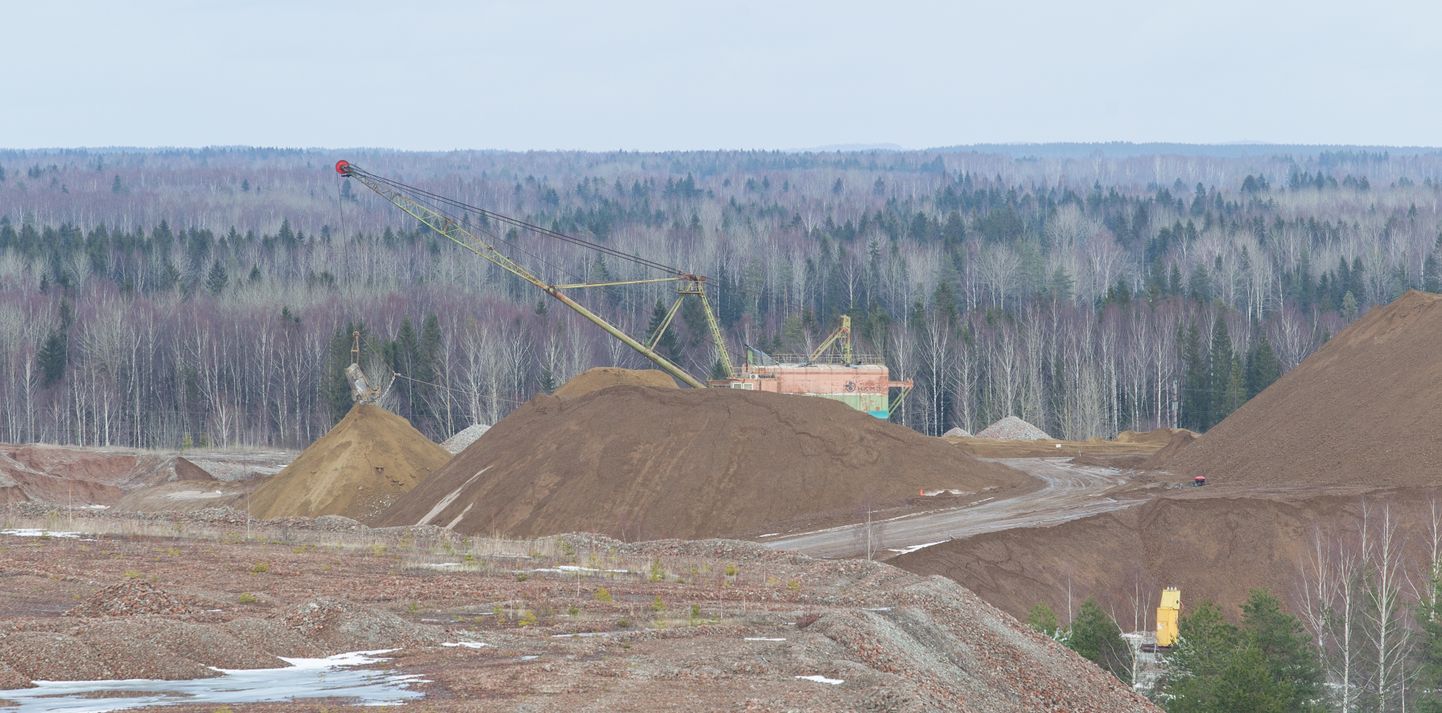 Kuna Estonia kaevanduses on põlevkivi sel aastal kaevandatud tunduvalt vähem kui mullu ja suure tõenäosusega ei kasva maht ka järgmisel aastal, on kaevandamistasudest sõltuv Alutaguse vald sattumas finatskriisi.