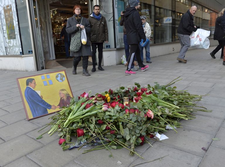 Lilled Stockholmis paigas, kus 1986. aastal mõrvati Rootsi peaminister Olof Palme.