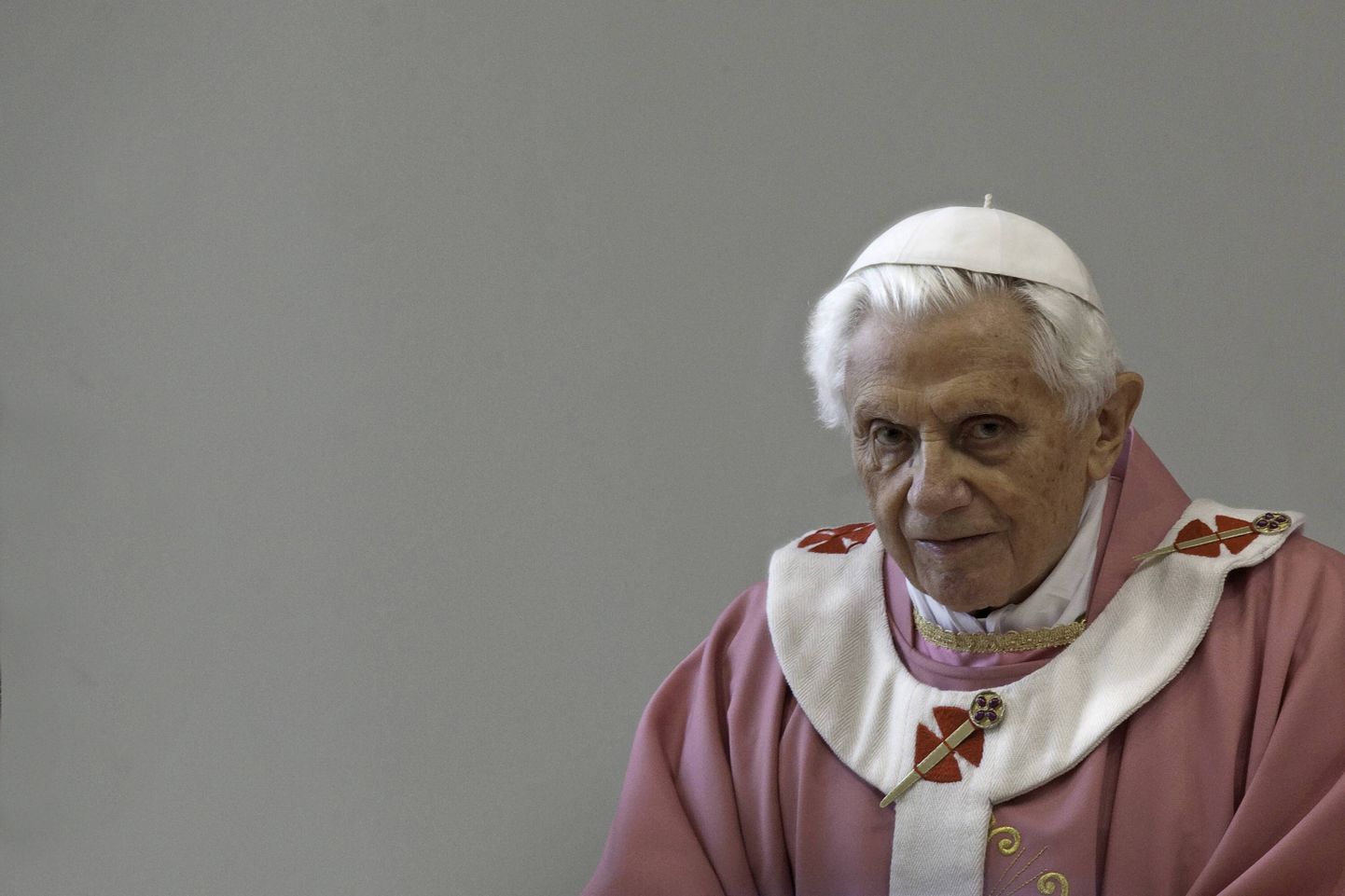 Joseph Ratzinger paavst Benedictusena. Foto on illustratiivne.