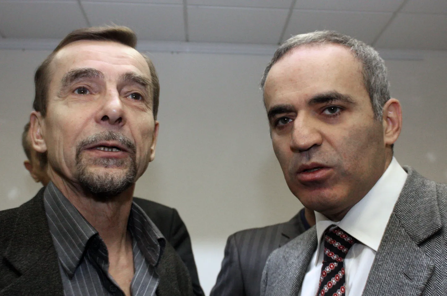 Lev Ponomarjov (vasakul) ja Garri Kasparov