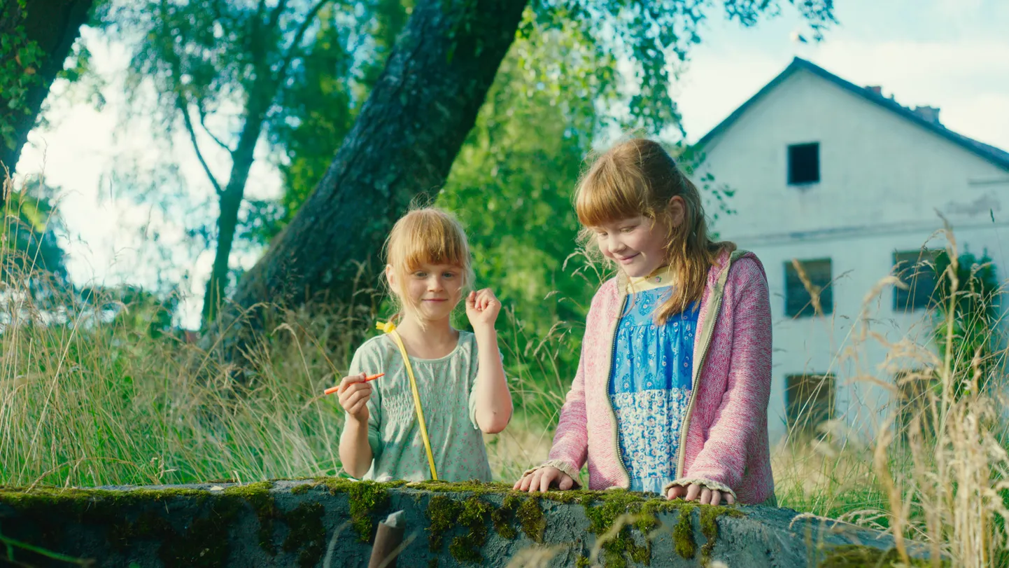 Kaader filmist «Mia ja Liki».