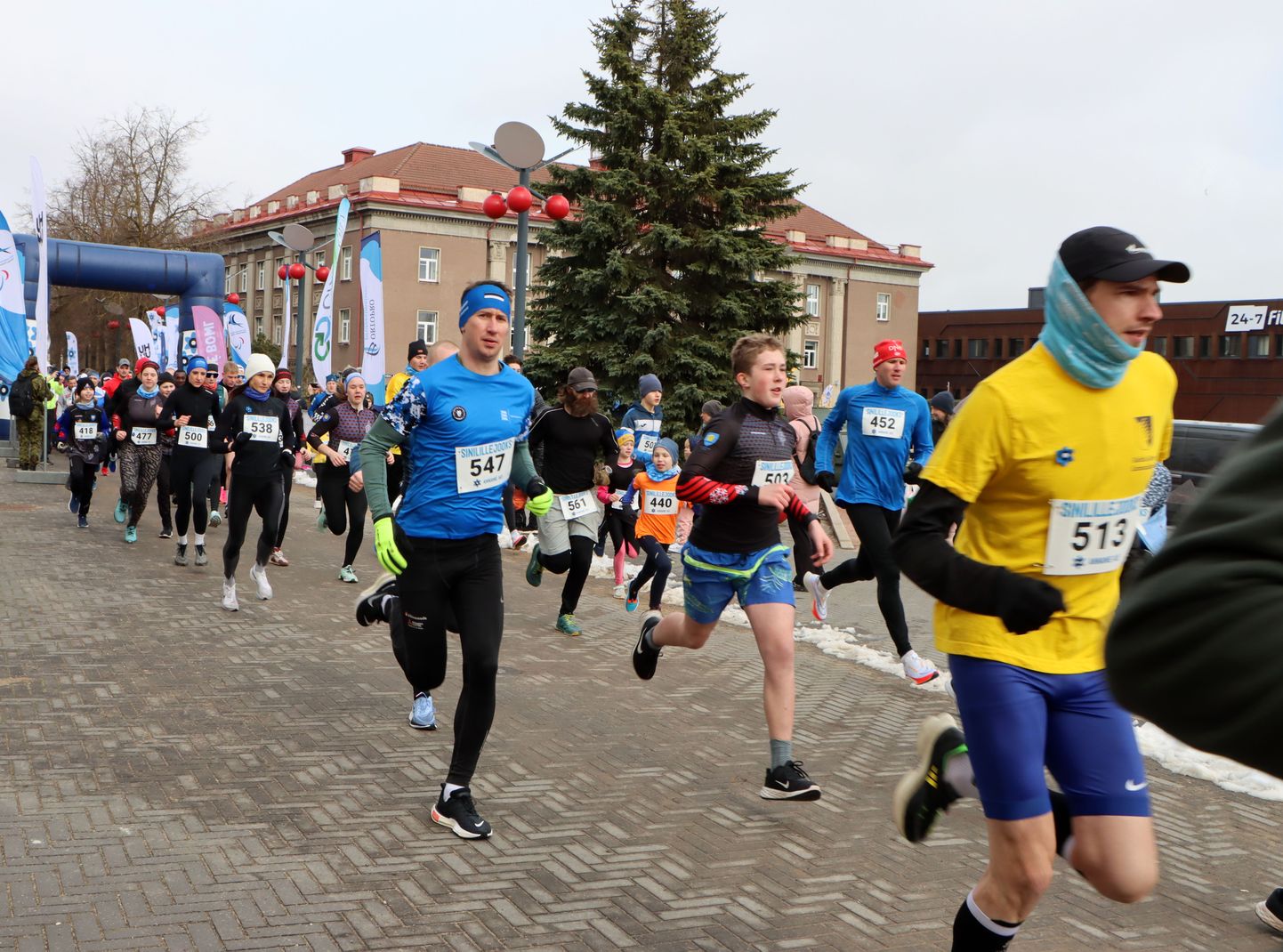 3.2 kilomeetrise jooksu starti Jõhvis tuli poolteistsada spordisõpra.
