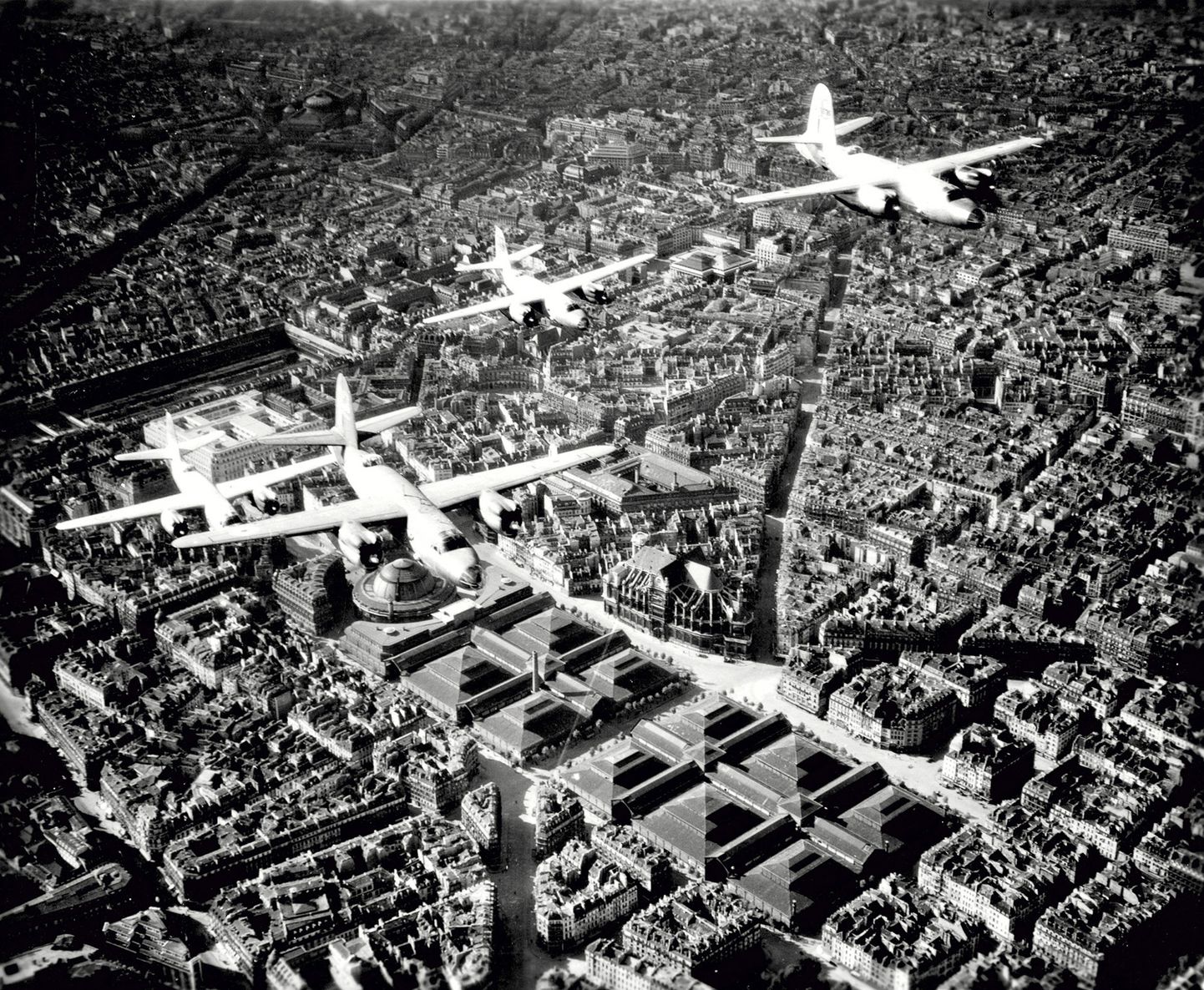 Vaade linnale aastal 1945. Pariis.