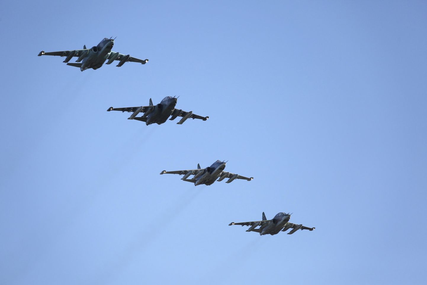 Ründelennukid Su-25 lahkuvad Süüriast.