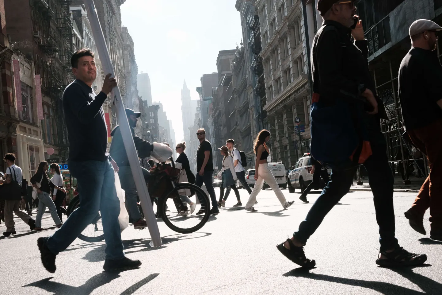 Tiheda liiklusega tänav New Yorgis.