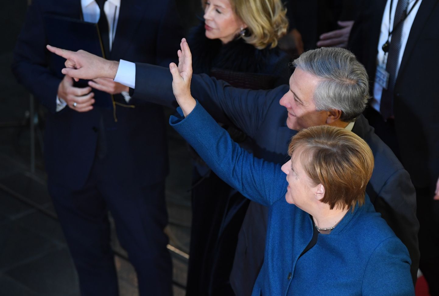 Angela Merkel ja Antonio Tajani enne kõne algust europarlamendis.