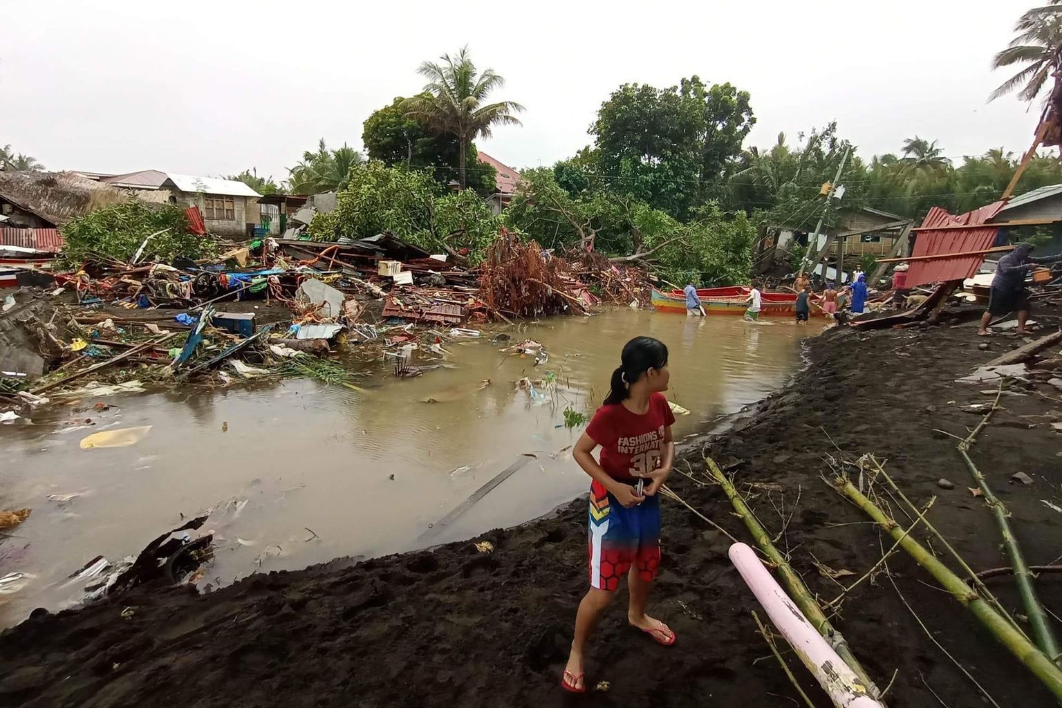 Разрушительные наводнения и оползни на Филиппинах.