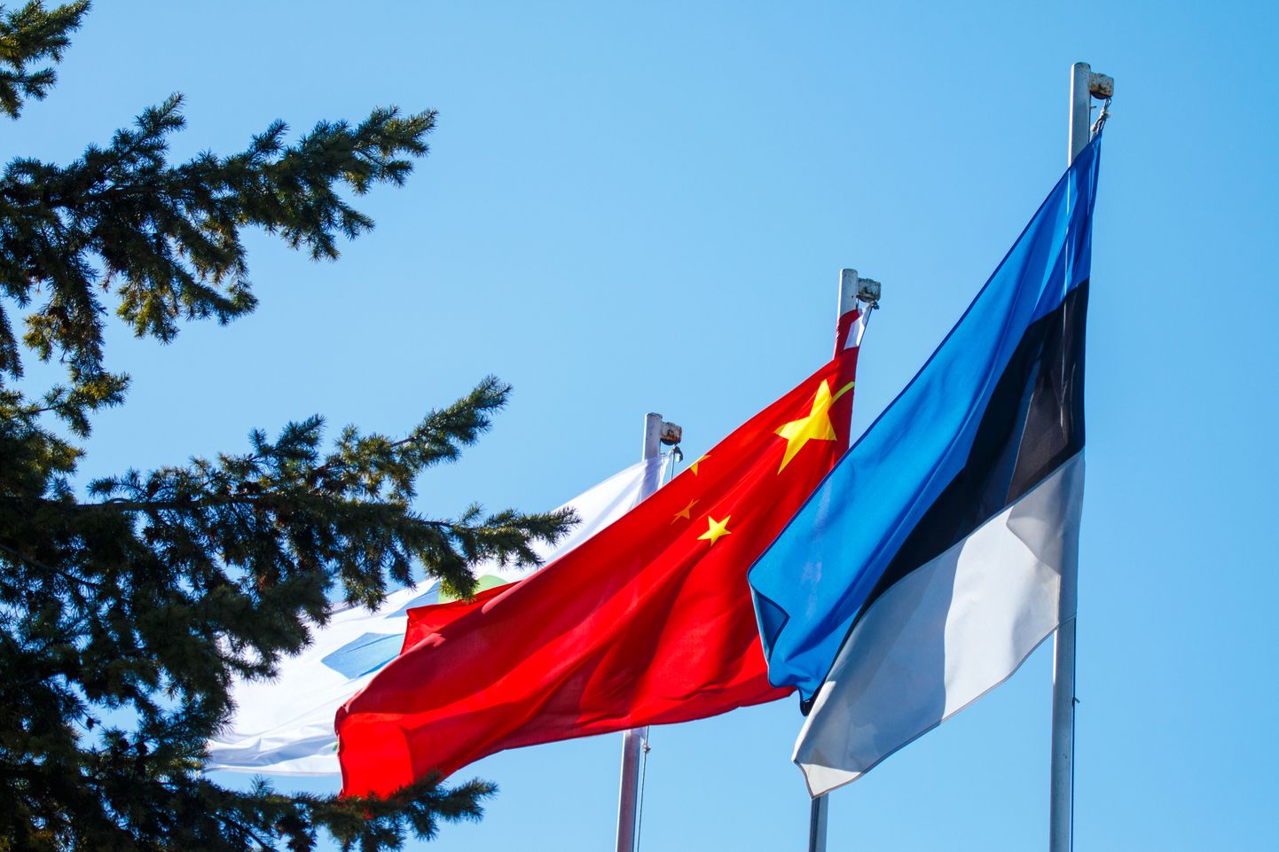 Hiina saatkond Tallinnas avaldas kolmapäeval rahulolematust seoses teisipäeval avalikkuse ette jõudnud välisluureameti raportiga.