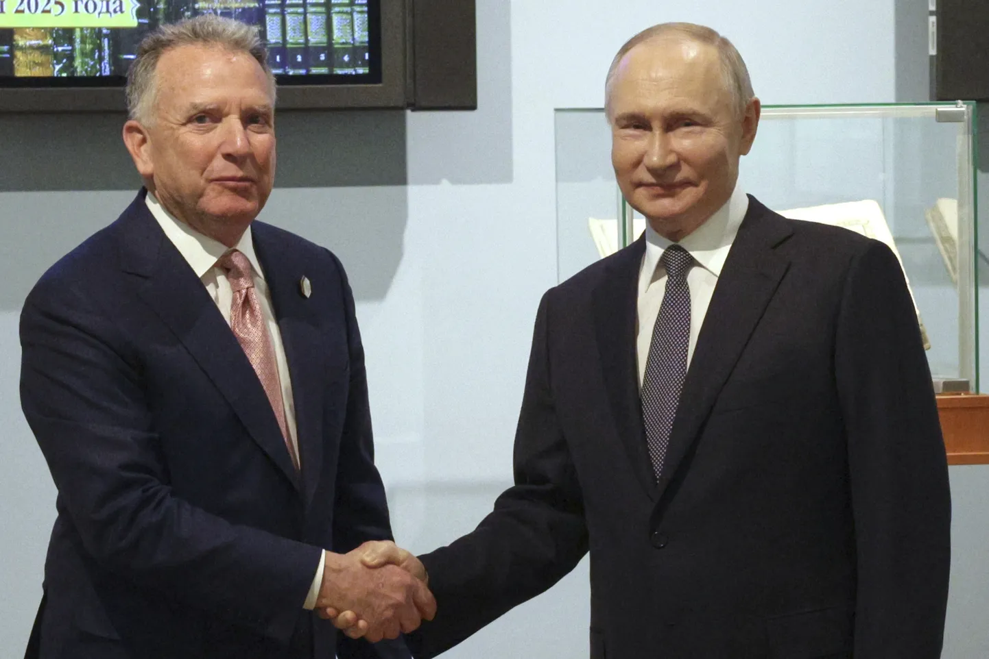 ASV prezidenta īpašais sūtnis Stīvs Vitkofs un Krievijas diktators Vladimirs Putins