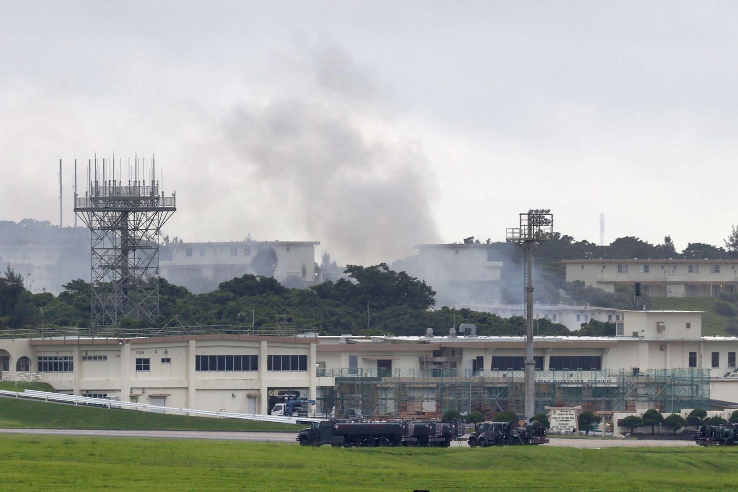 Tulekahjusuits tõusmas USA õhujõudude baasis Jaapanis Okinawa saarel.
