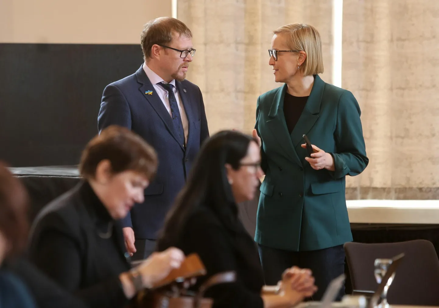 Tartus algasid haridus- ja teadusministeeriumi algatatud läbirääkimised pikaajalise haridusleppe sõlmimiseks. Reemo Voltri ja Kristina Kallas.