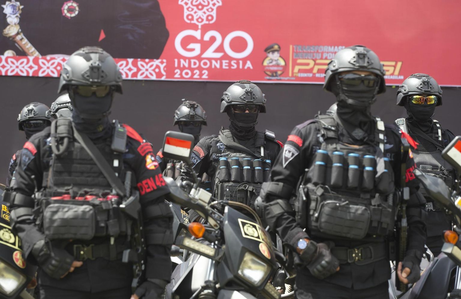 Indoneesia politsei eriüksuse liikmed valmistuvad sel nädalal peatseks G20 tippkohtumiseks Bali saarel. 